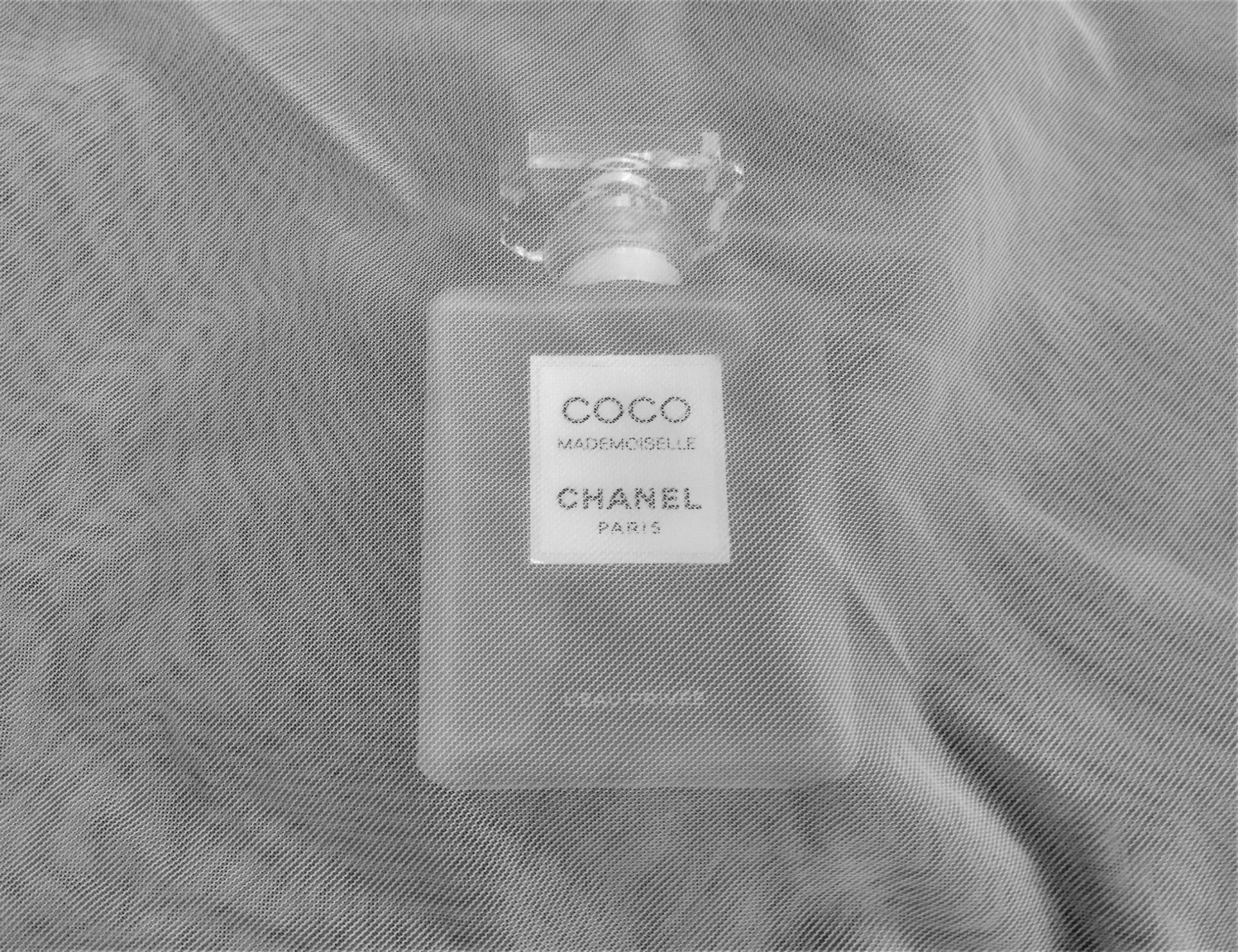 Chanel Coco Mademoiselle L'Eau Privée Review: A Beautiful Blur