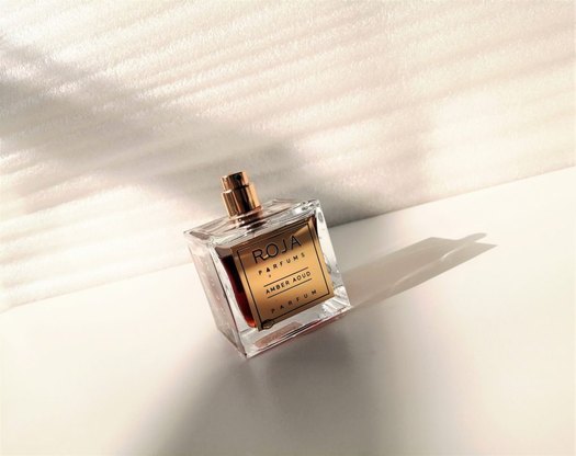 Roja Amber Aoud Parfum Review: A Busy + Opulent Beauty